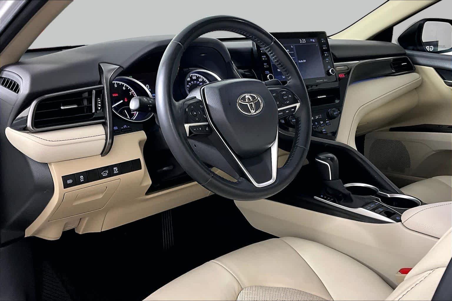 Used 2023 Wind Chill Pearl Toyota XLE image 16