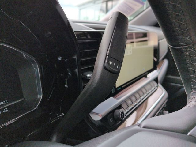 Used 2023 Summit White Chevrolet LT (2FL) image 18