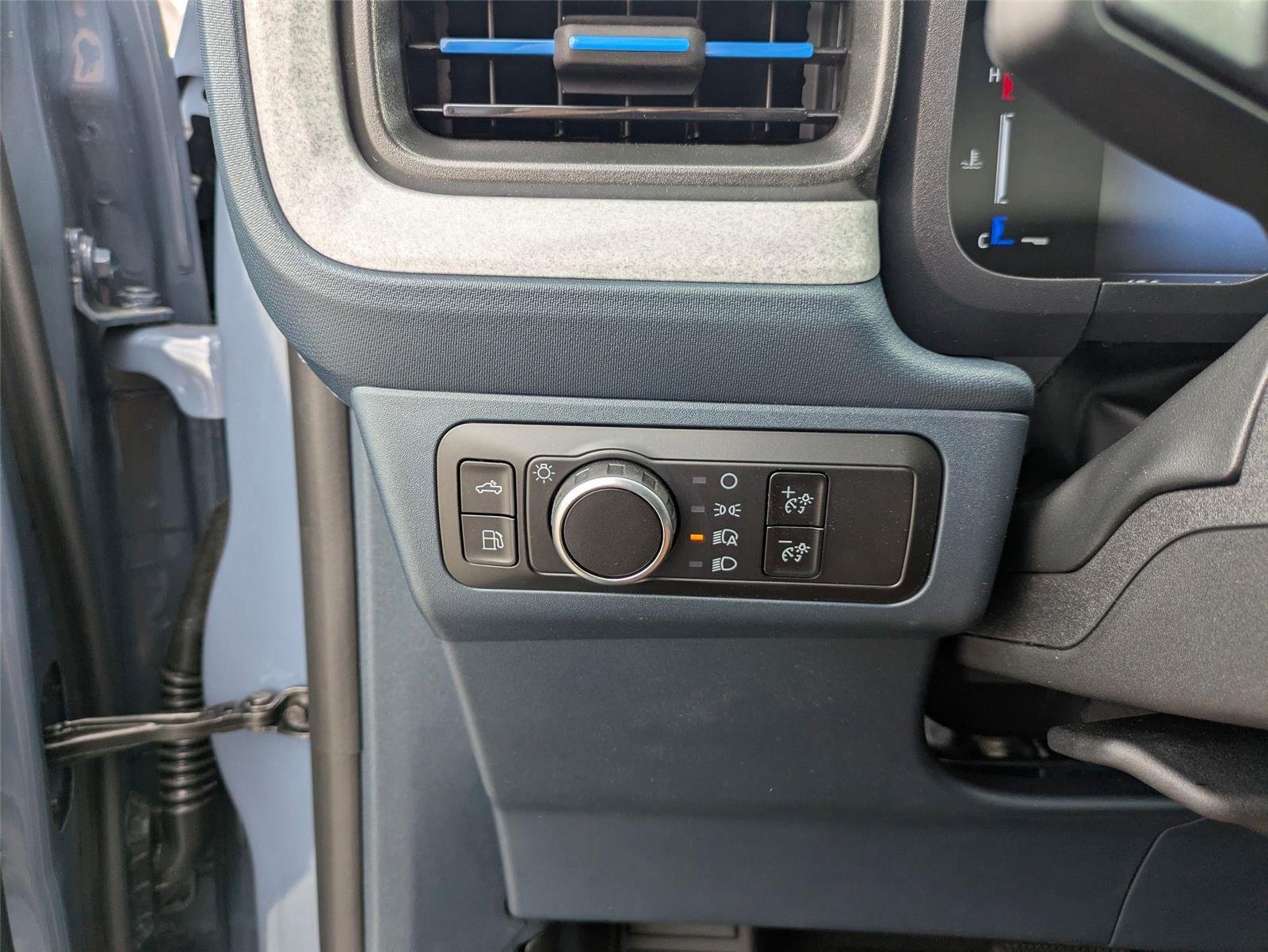 New 2026 Azure Gray Metallic Tri-Coat Ford XLT image 16