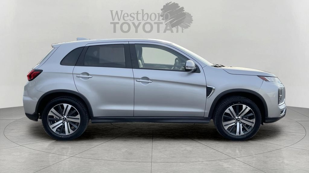 Used 2024  Mitsubishi 2.0 ES image 8