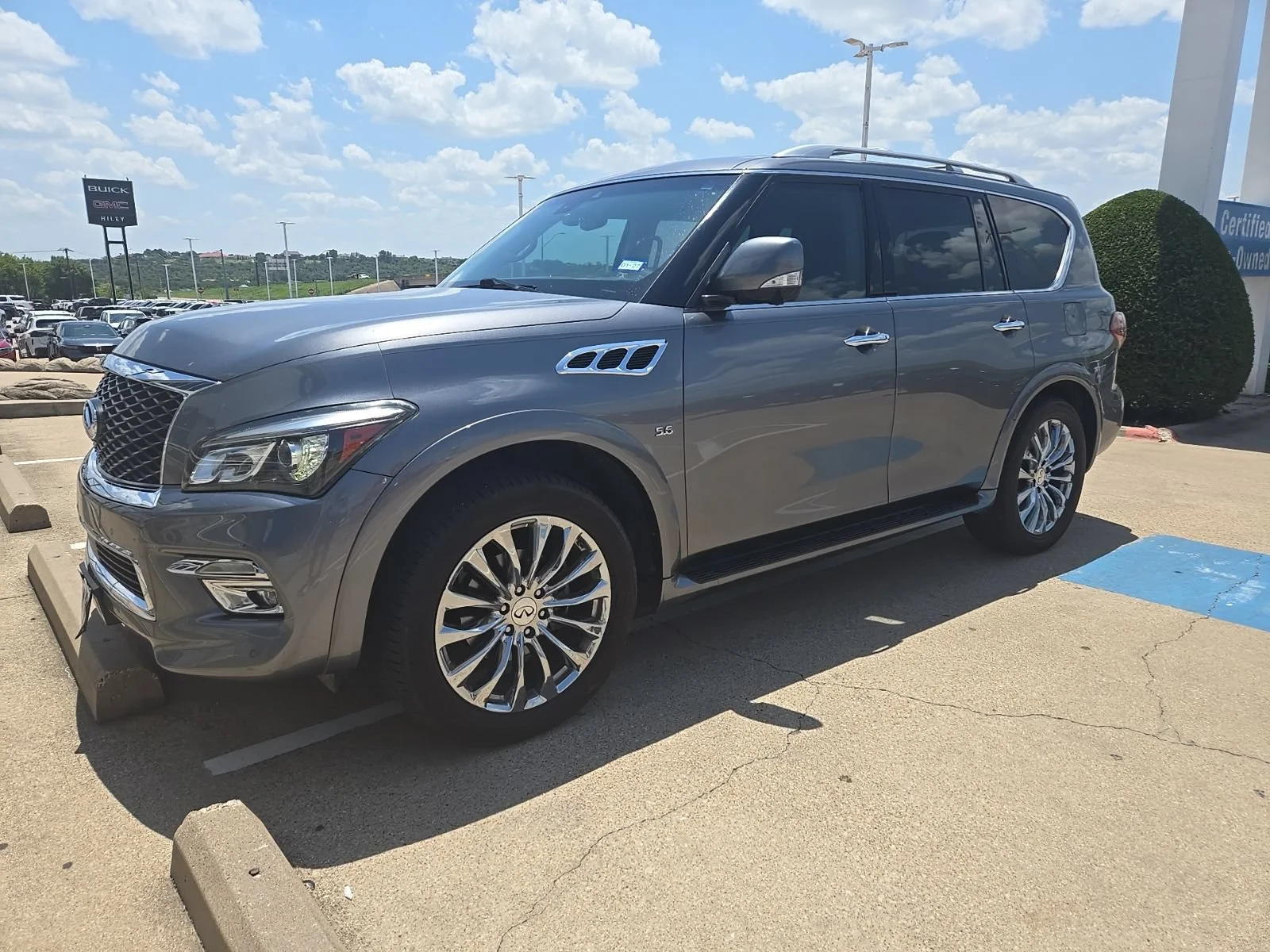 2017 INFINITI QX80