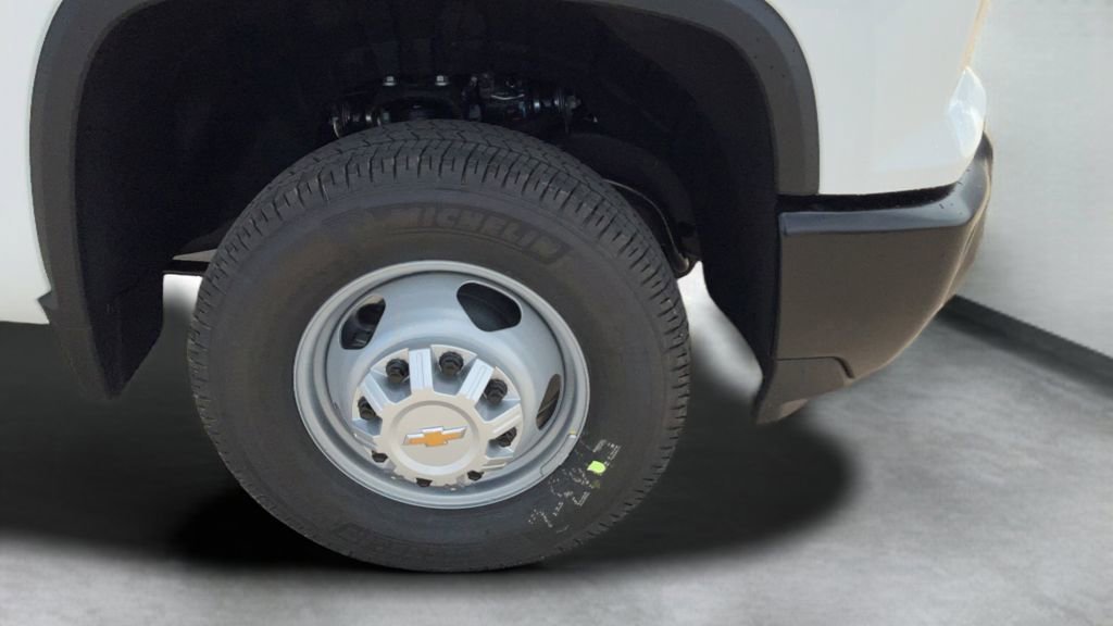 New 2026 Summit White Chevrolet Work Truck image 47