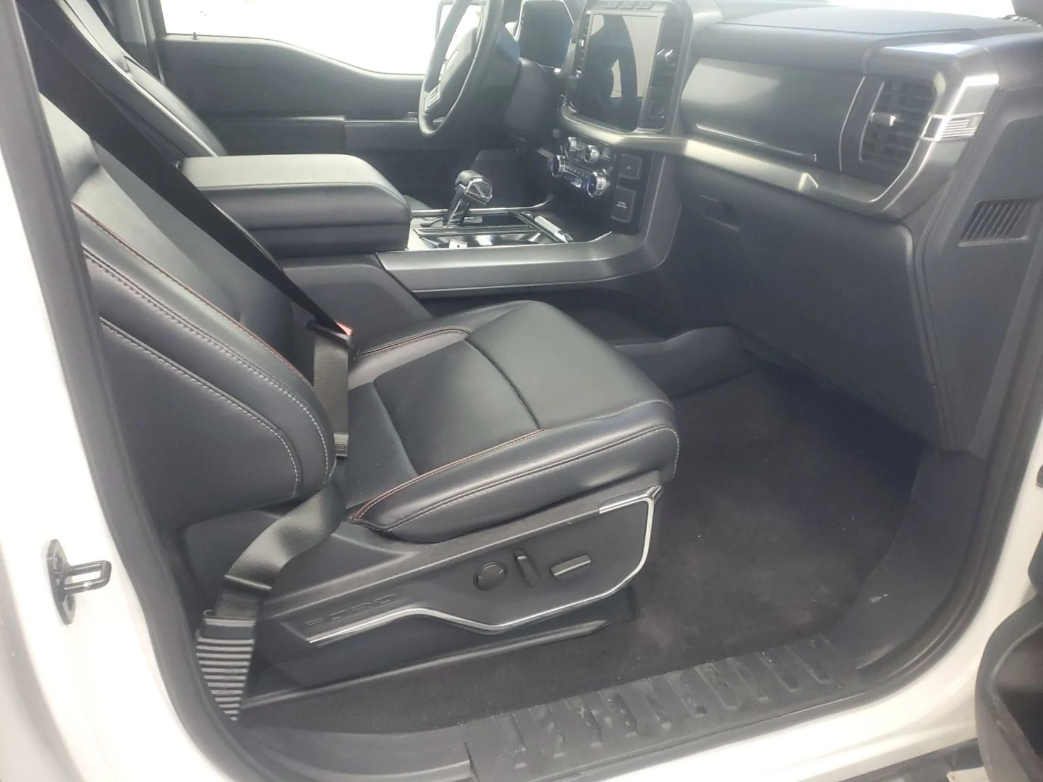 Used 2023 Star White Ford LARIAT image 6
