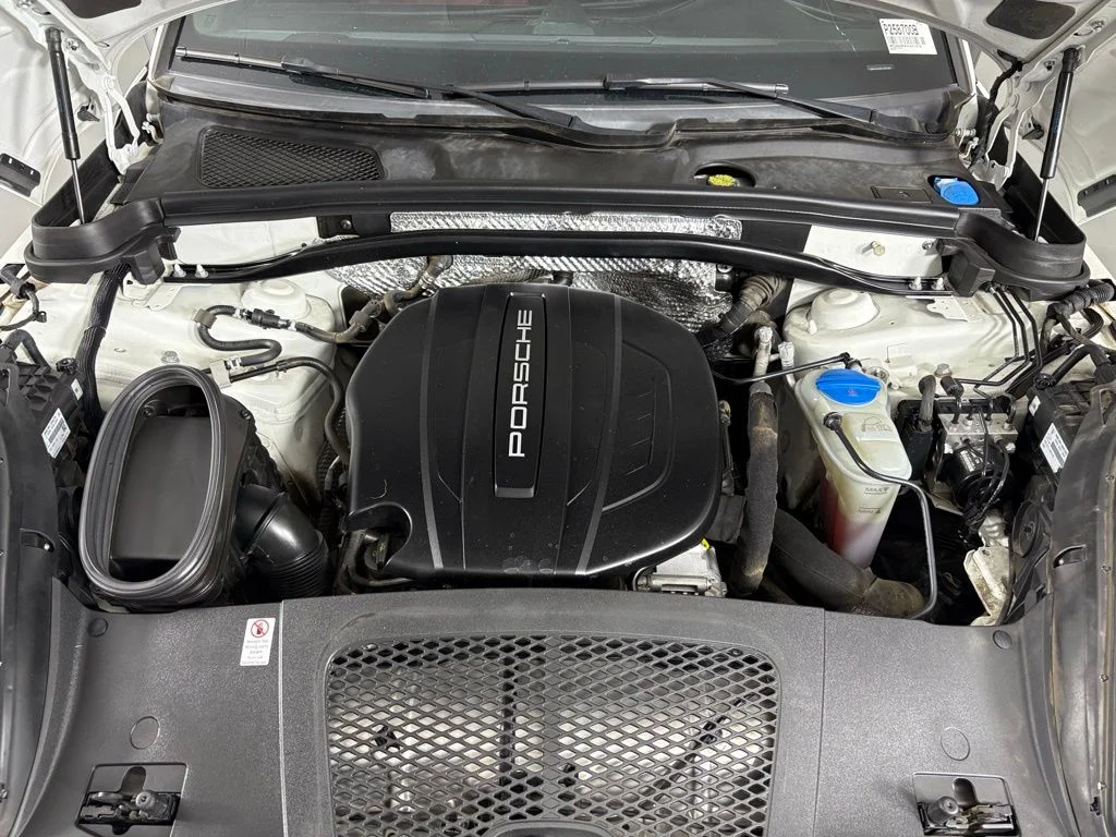 Used 2018 White Porsche Base image 51