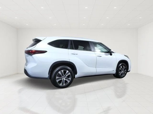 Certified Used 2023 Beige Toyota XLE image 6