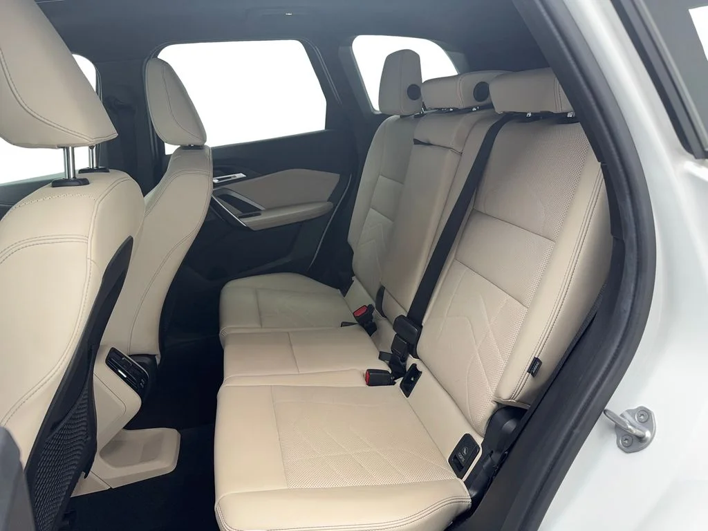 Used 2024 White BMW xDrive28i image 24