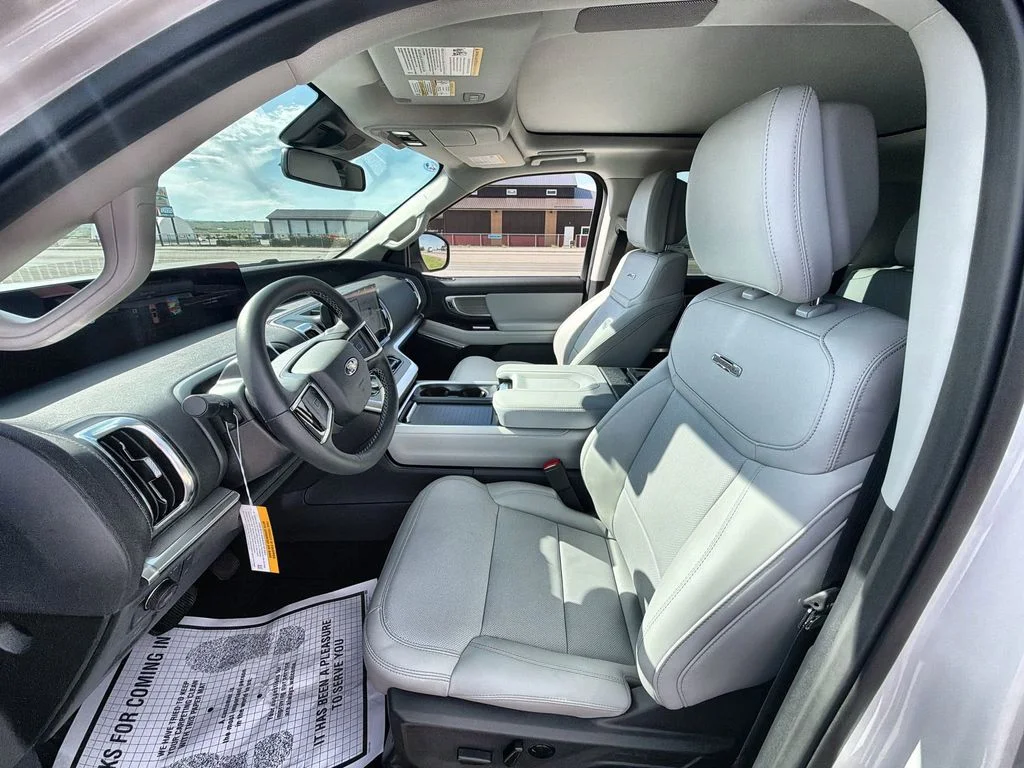 New 2026 Star White Metallic Tri-Coat Ford MAX Platinum® image 15