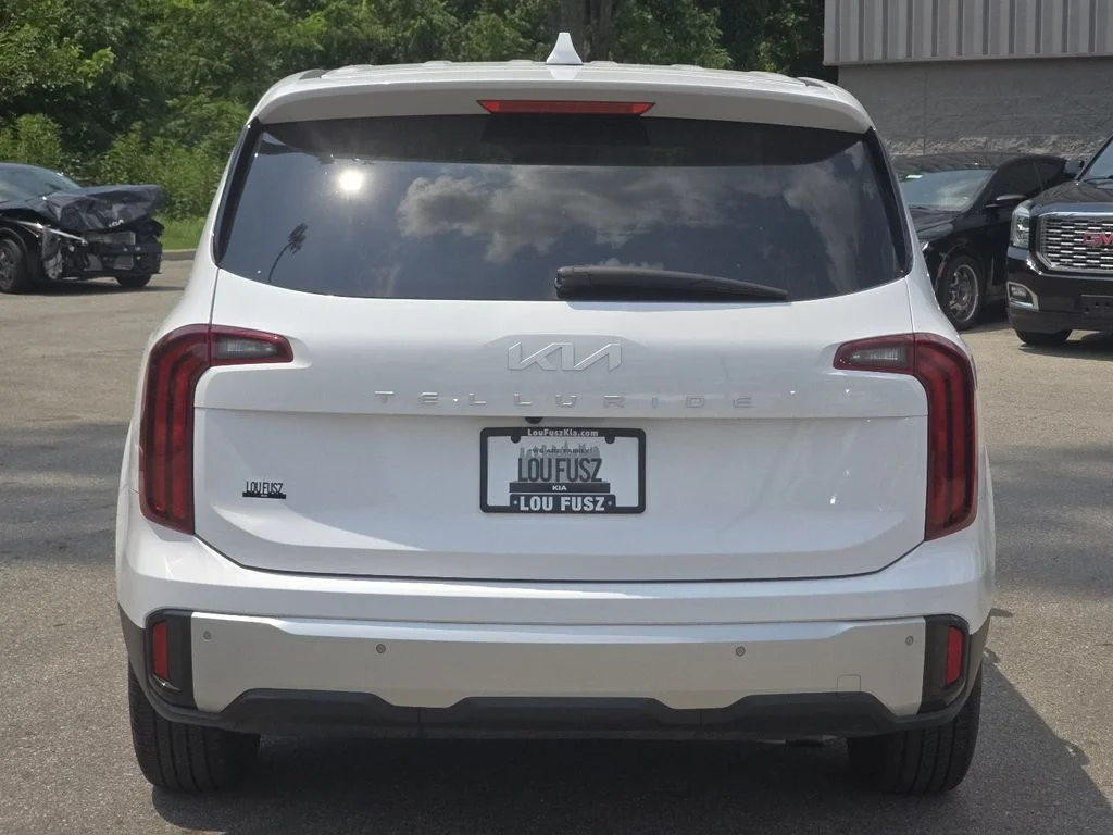 Used 2024 White Kia LX image 15