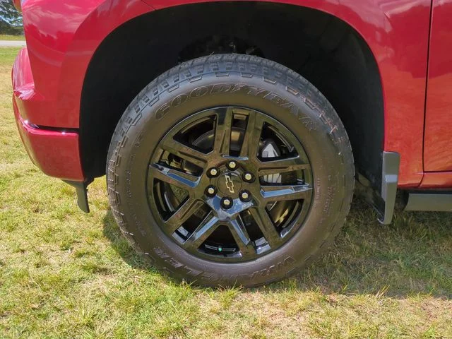 Used 2025 Red Chevrolet RST image 10