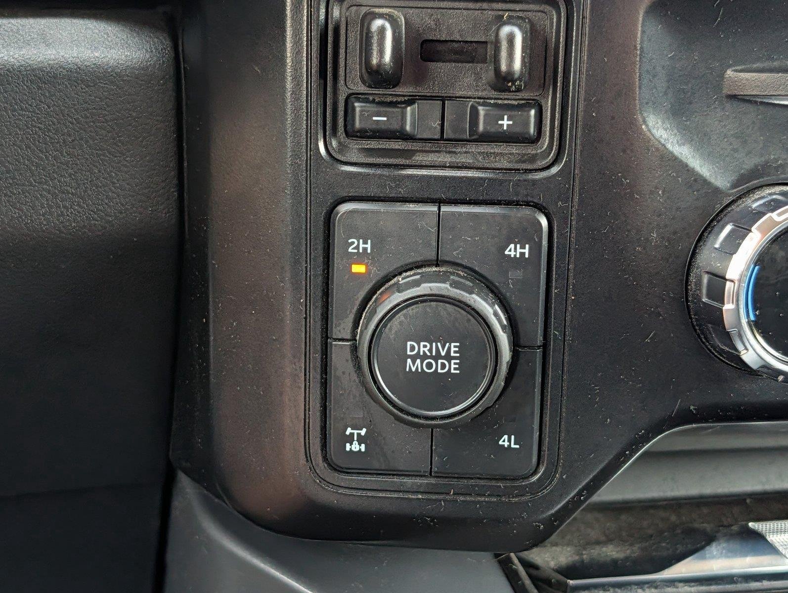 Used 2024 Carbonized Gray Ford Lariat image 22