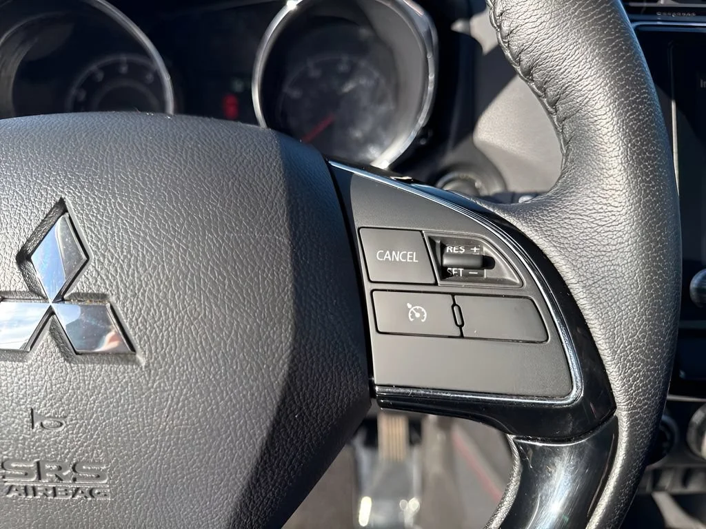 Used 2023 Silver Mitsubishi ES image 20