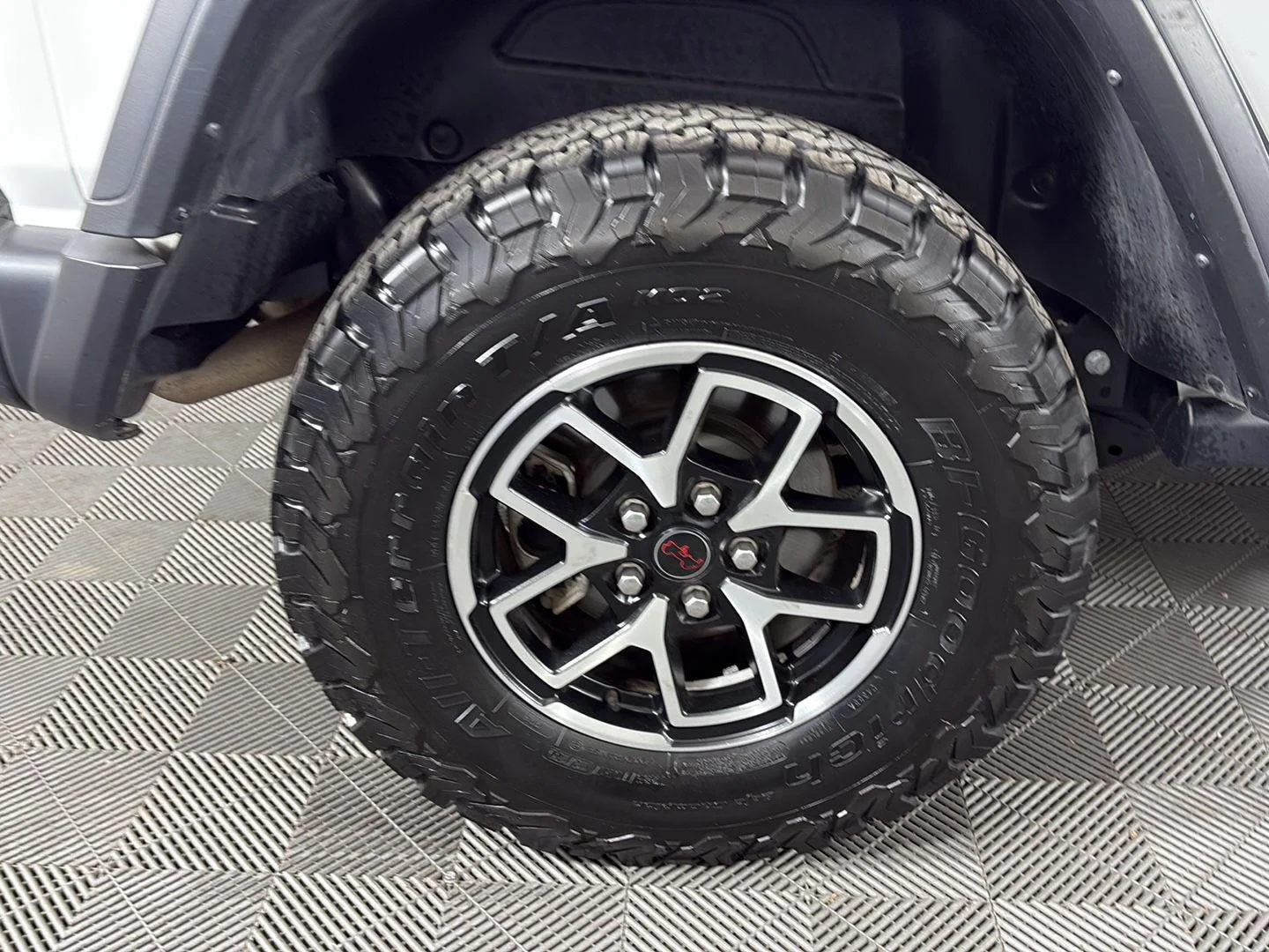 Used 2024 Bright White Clearcoat Jeep Rubicon image 13