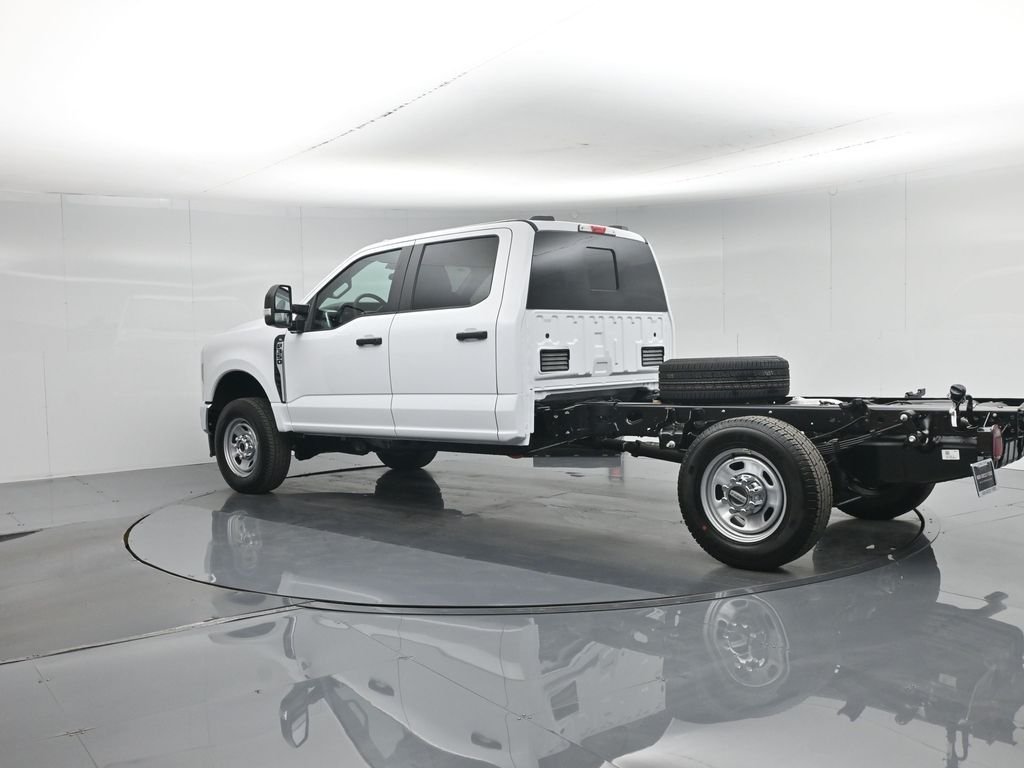 New 2026 Oxford White Ford XL image 6