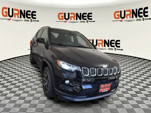 New 2026 Diamond Black Crystal Pearl-Coat Exterior Paint Jeep Limited image 8