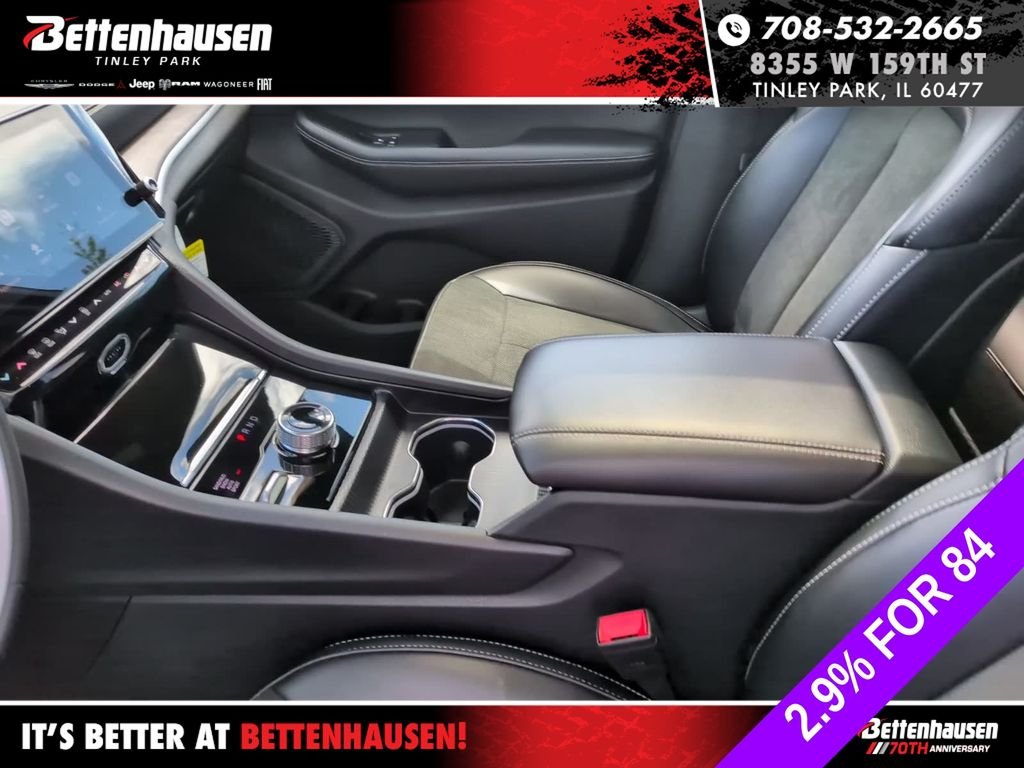 New 2026 Diamond Black Crystal Pearlcoat Jeep Altitude image 27