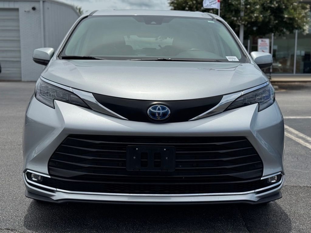Used 2024 Silver Toyota XLE image 4