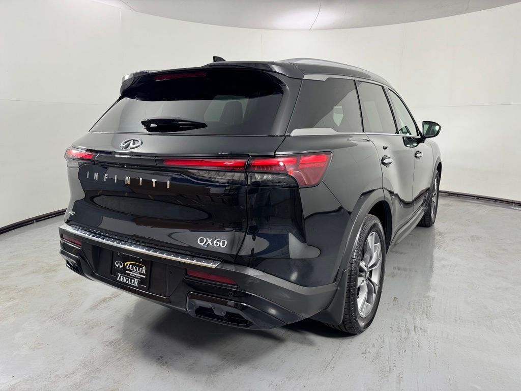 Used 2023 Mineral Black INFINITI LUXE image 7