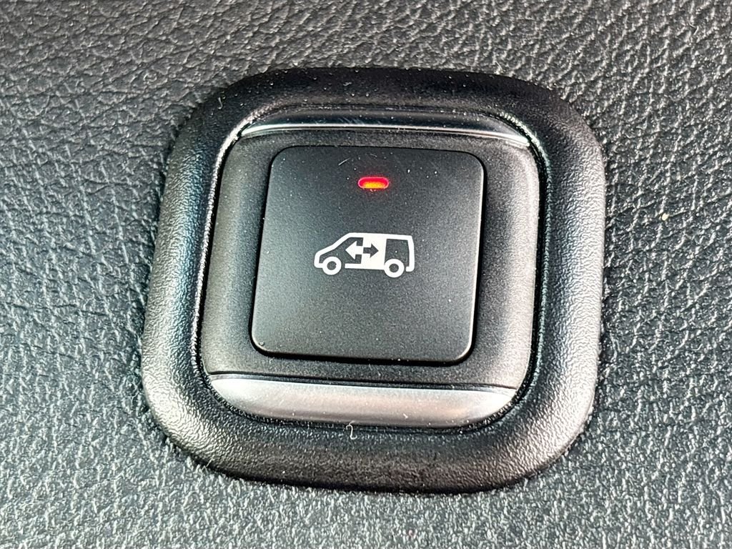New 2026  Mercedes-Benz Passenger 170 WB image 30