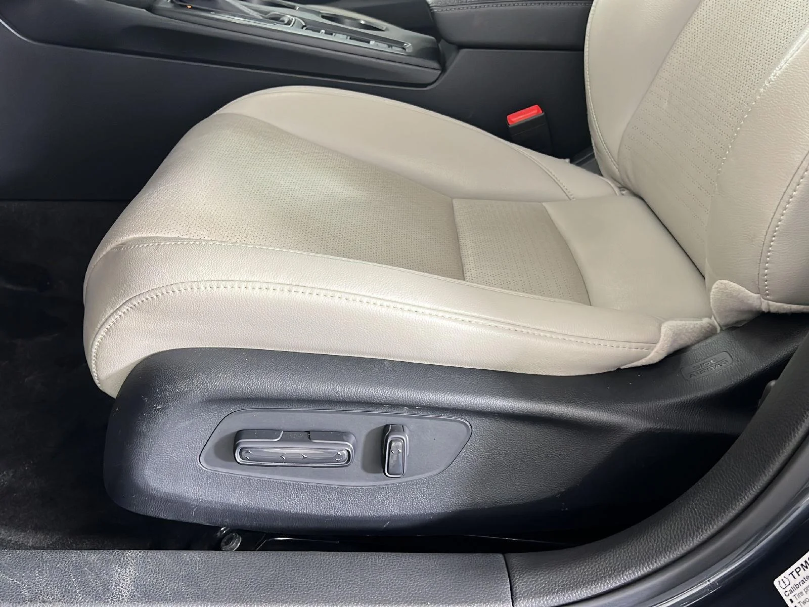 Used 2023 Meteorite Gray Metallic Honda Sport Touring image 15