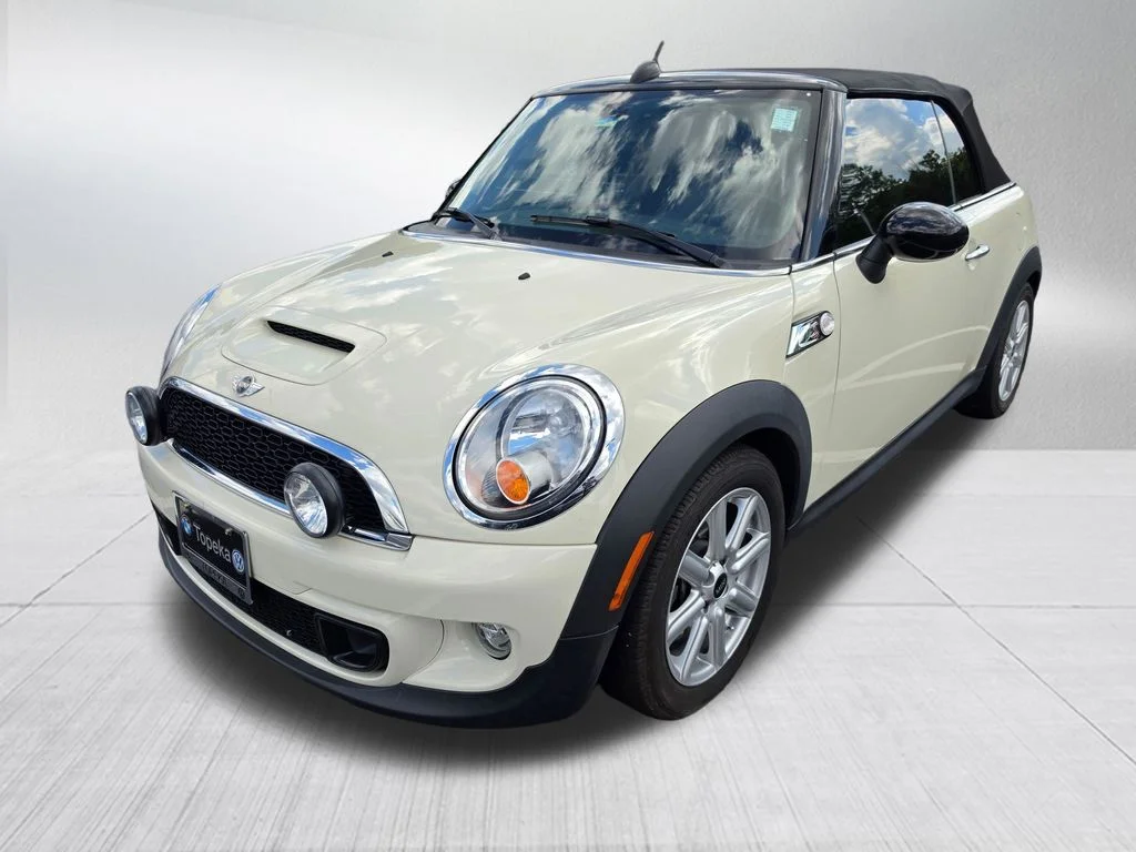 Used 2015 White MINI Base image 1