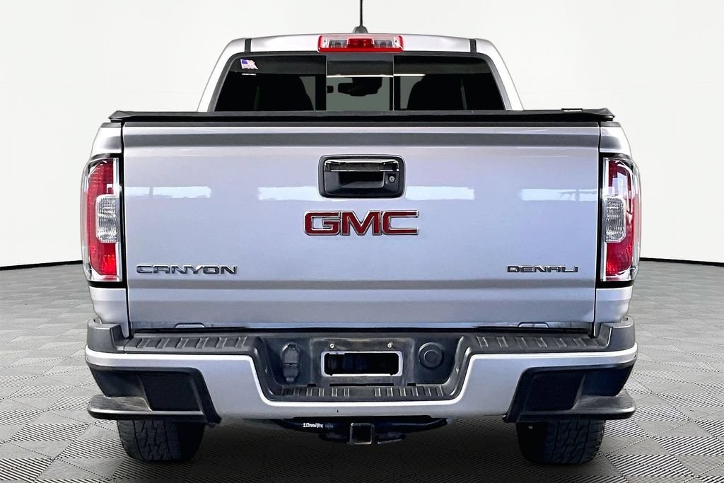 Used 2017 QUICKSILVER METALLIC GMC 4WD Denali image 5