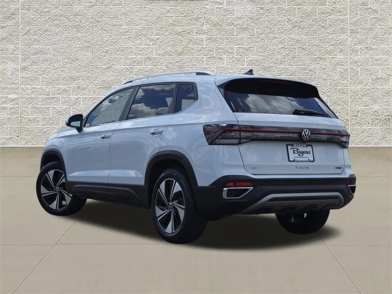 New 2026 Pure White Volkswagen SE image 5