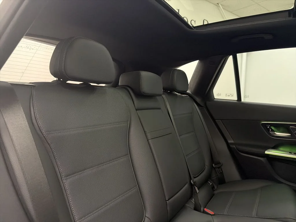 Used 2026 White Mercedes-Benz GLC 300 image 25