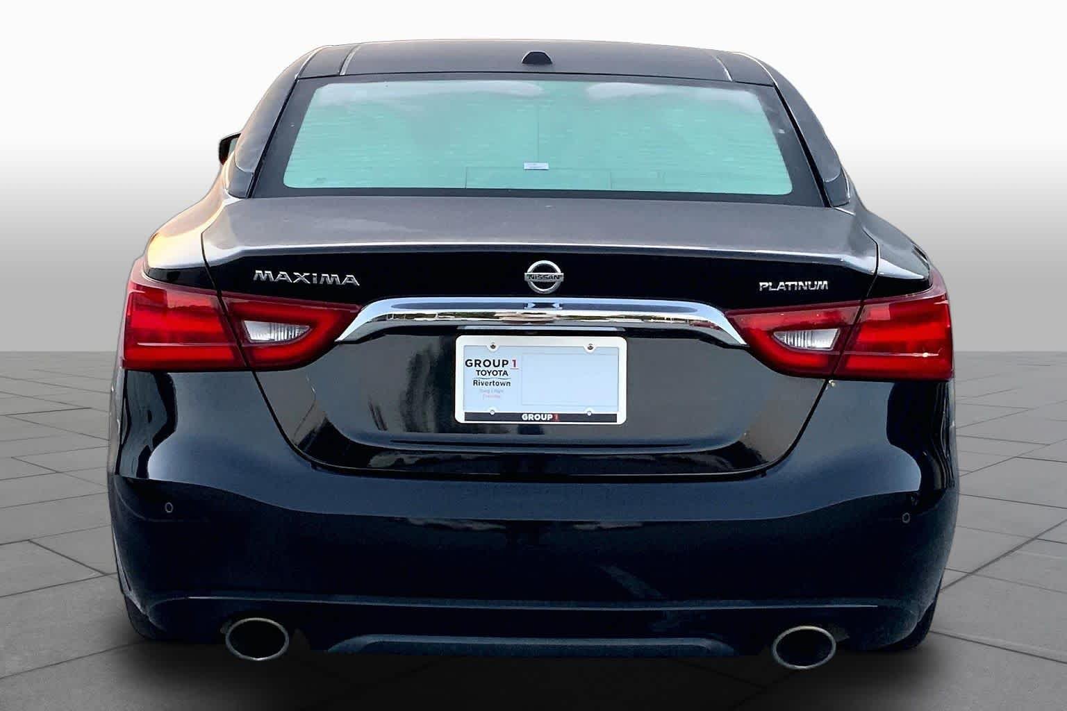 Used 2017 Super Black Nissan Platinum image 5