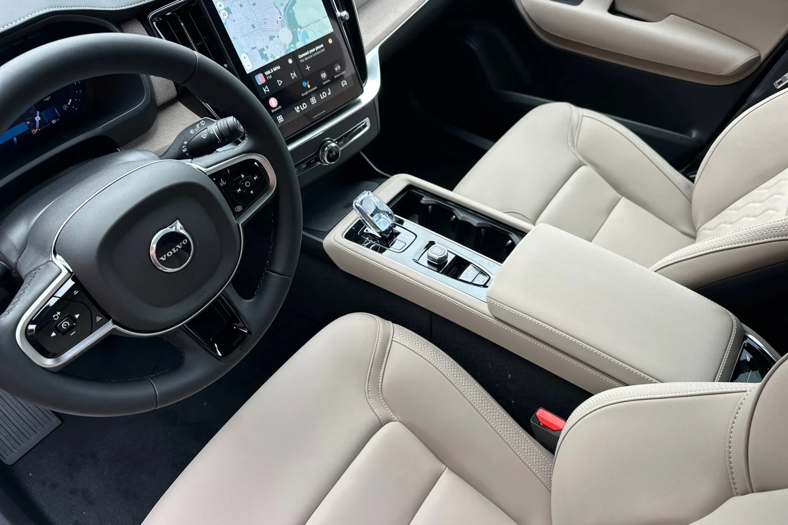 2026 Volvo XC90 Plus - Photo 7