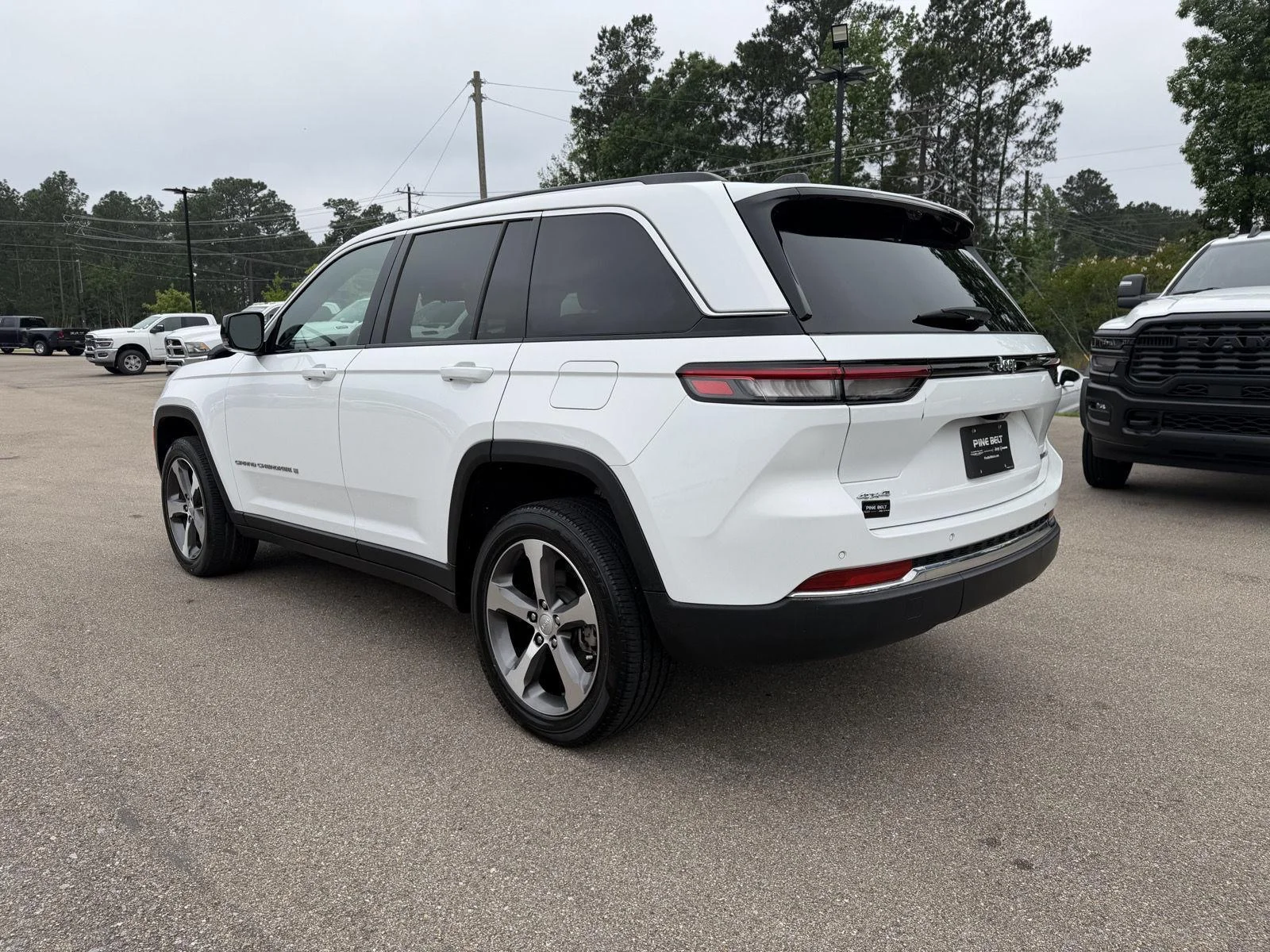 Used 2023 Bright White Clearcoat Jeep Limited image 4
