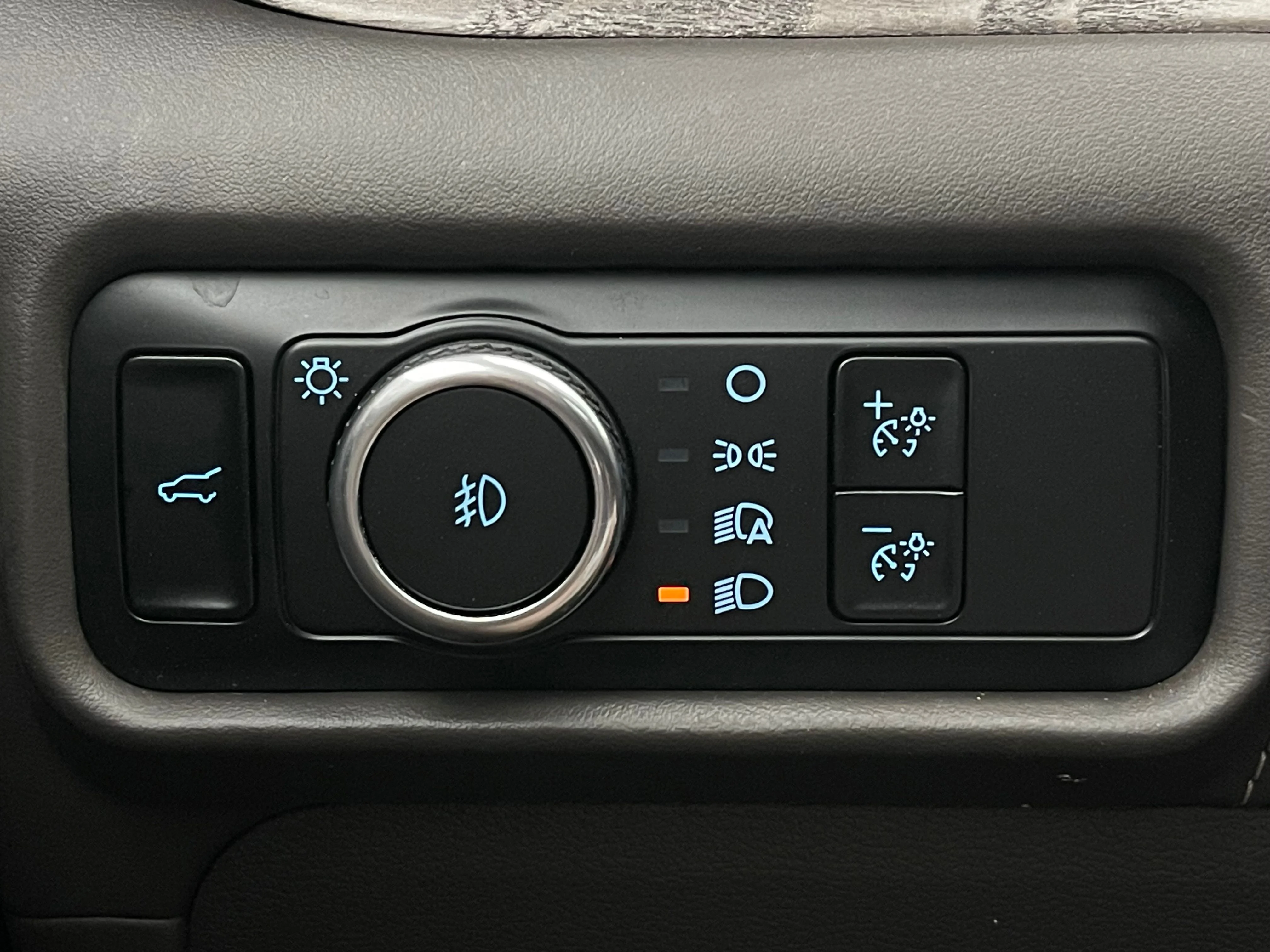 Used 2024 Blue Metallic Ford Platinum image 25