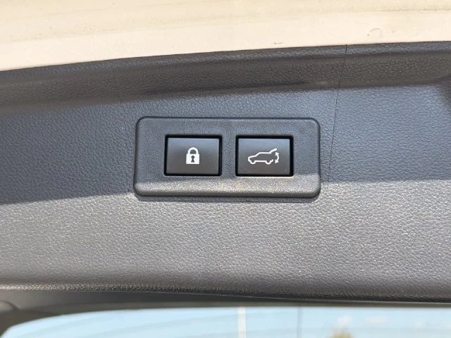 Used 2023 White Subaru Premium image 37
