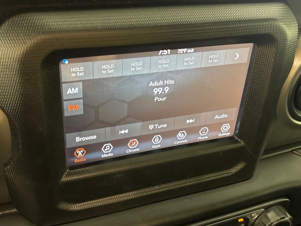 Used 2023 Gray Jeep Sport S image 29