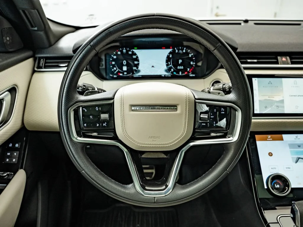 Used 2023 Fuji White Land Rover R-Dynamic S MHEV image 39