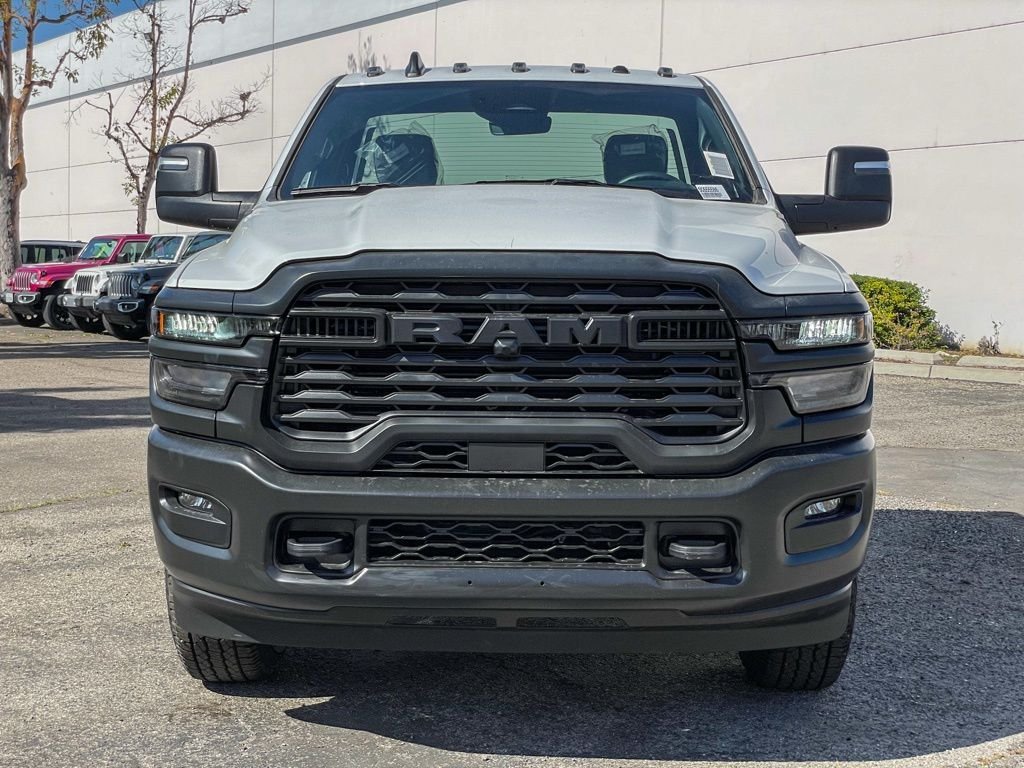 2025 RAM 3500 Chassis Tradesman - Photo 9