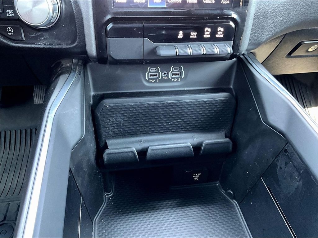 Used 2024 Silver Ram Laramie image 21