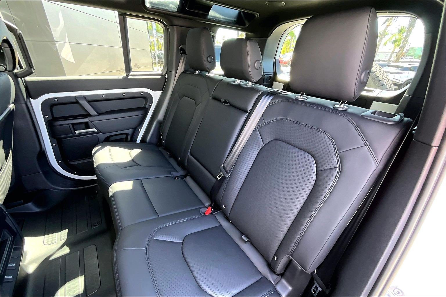 New 2026 Fuji White Land Rover X-Dynamic SE image 10