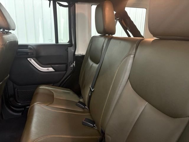 Used 2016 Gray Jeep Unlimited Sahara image 9