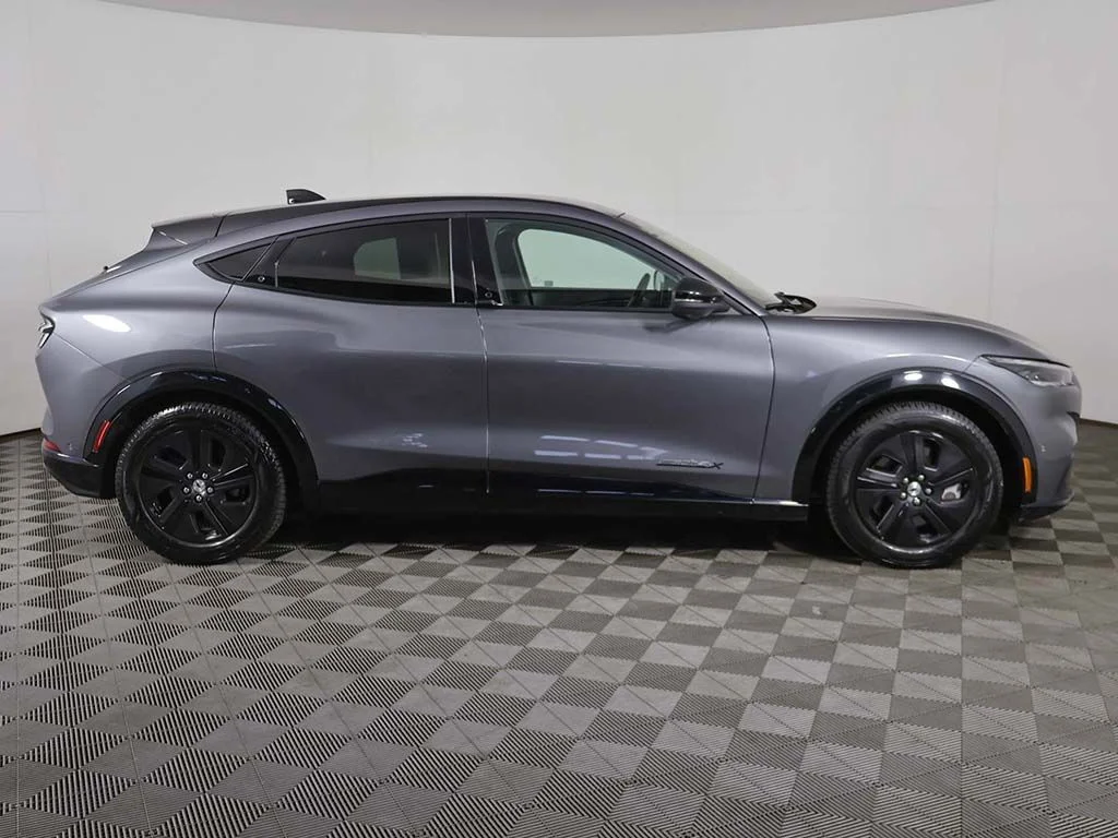 Used 2023 Gray Metallic Ford California Route 1 image 19