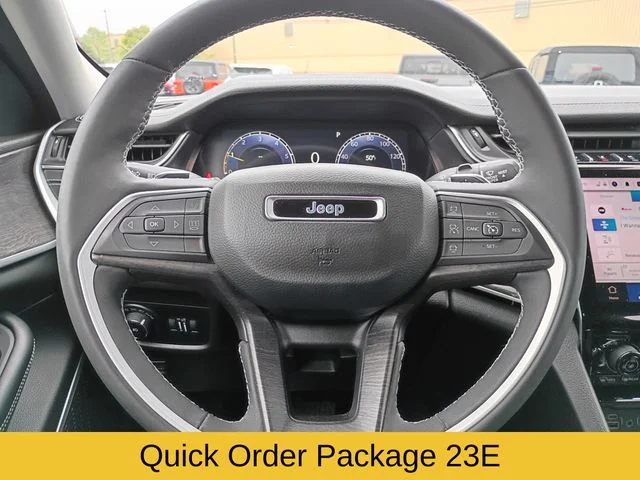 Used 2023 Silver Jeep Limited image 14