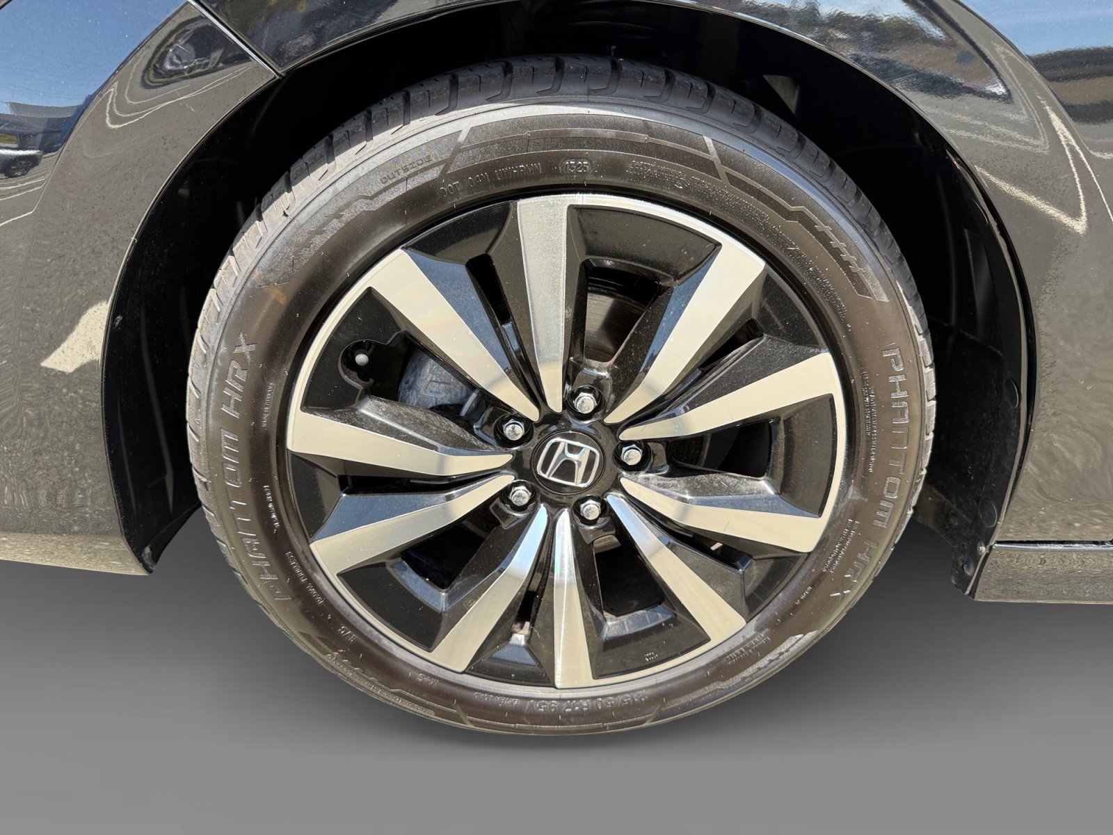 Used 2024 Crystal Black Pearl Honda EX image 9