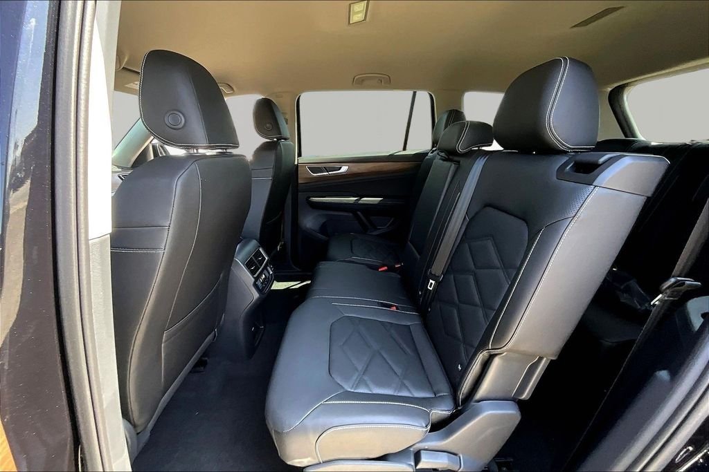New 2026 Black Volkswagen 2.0T SE image 23
