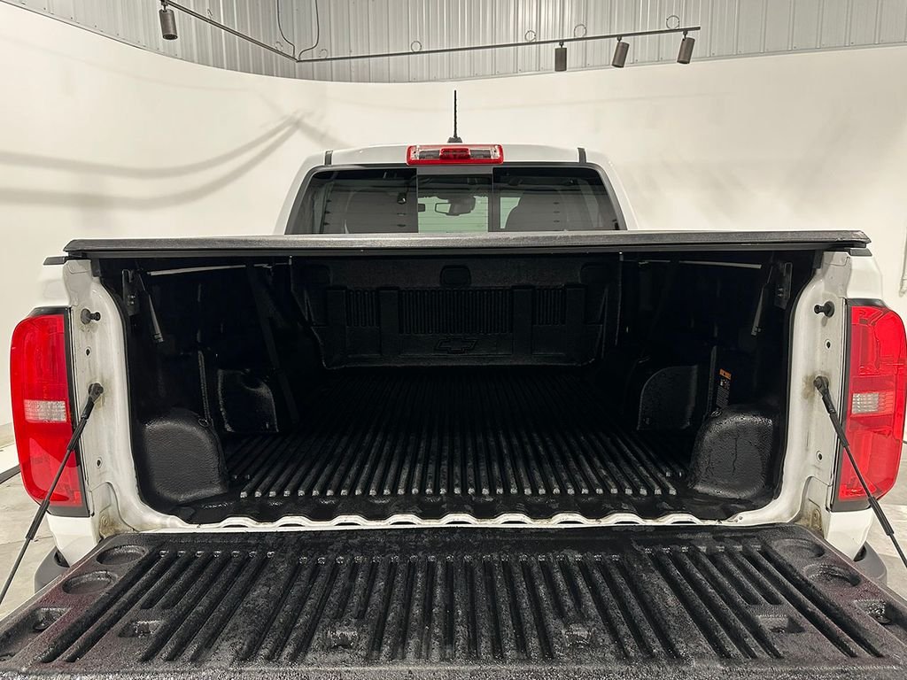 Used 2021 White Chevrolet Z71 image 5