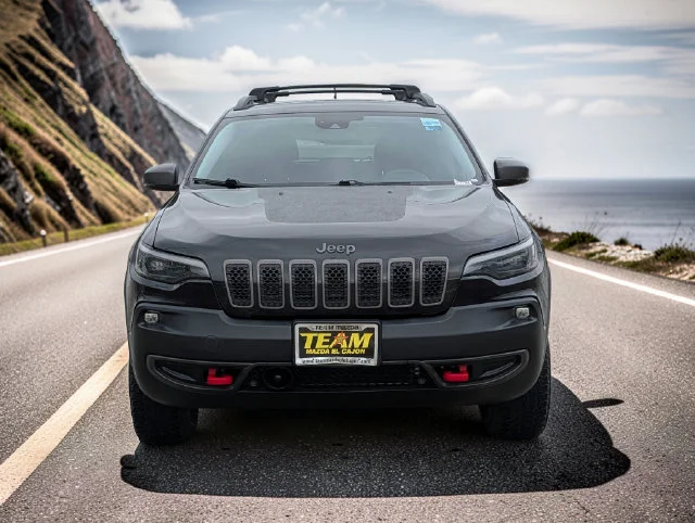 Used 2021 Black Jeep Trailhawk image 3