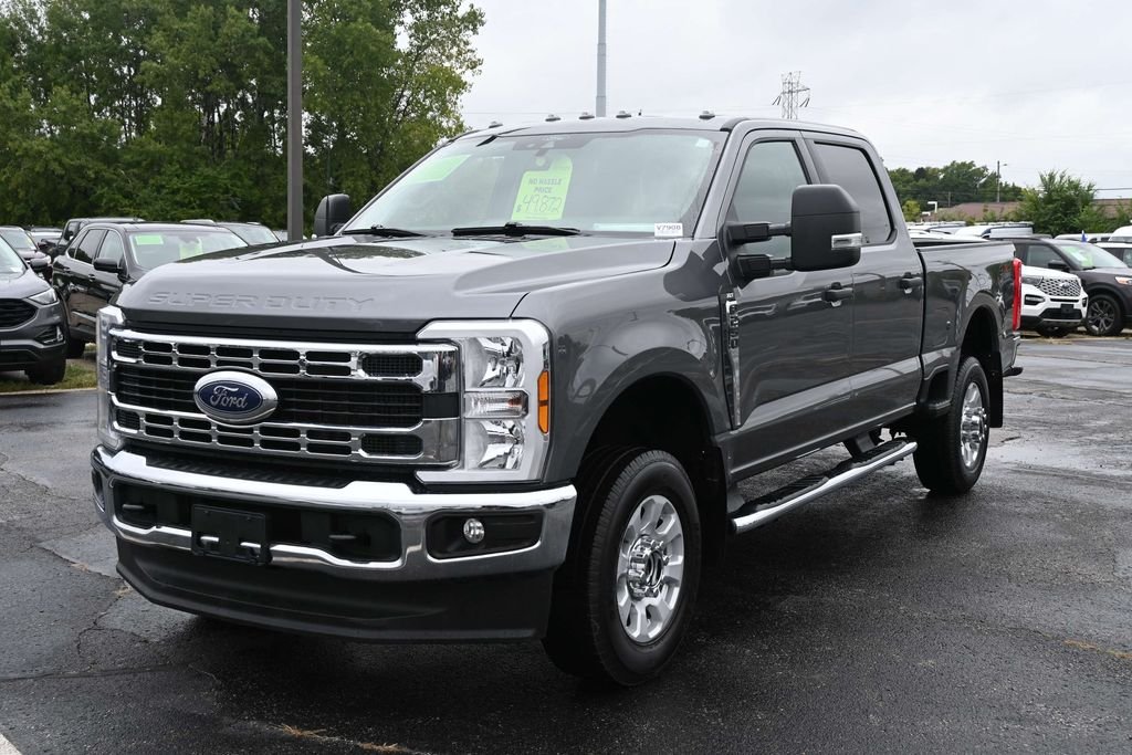 Used 2024 Gray Ford XLT image 5