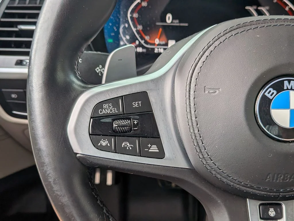 Used 2021 White BMW sDrive30i image 17