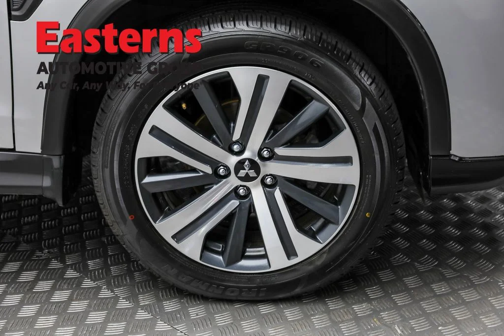 Used 2023 Silver Mitsubishi 2.0 ES image 29