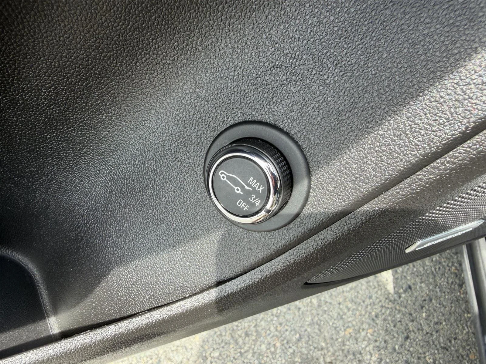 Used 2021 Silver Ice Metallic Chevrolet LT image 31