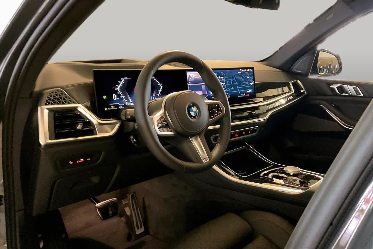 New 2026 Dravit Grey Metallic BMW xDrive40i image 8
