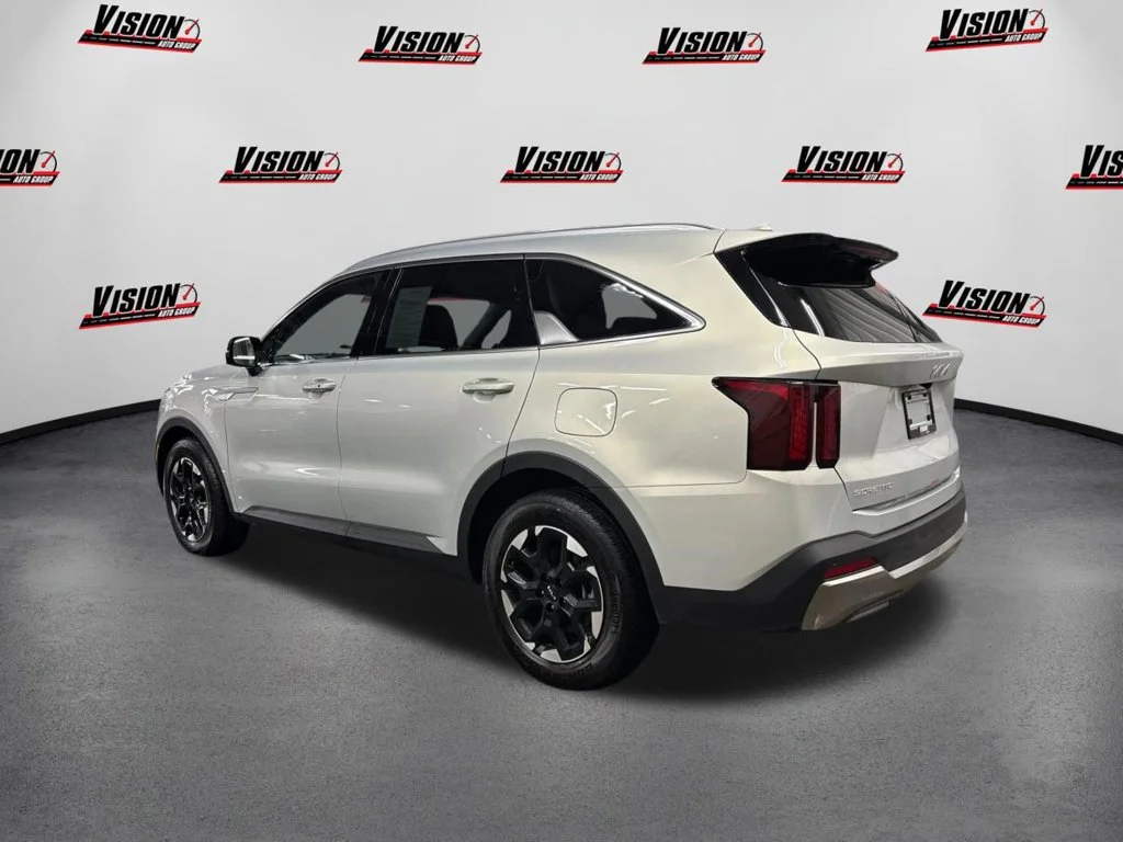 Used 2026 White Kia S image 8